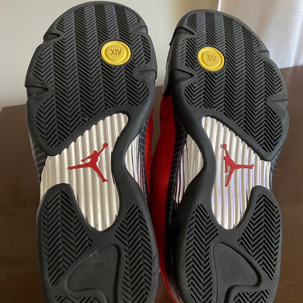 Ferrari 14s size 11